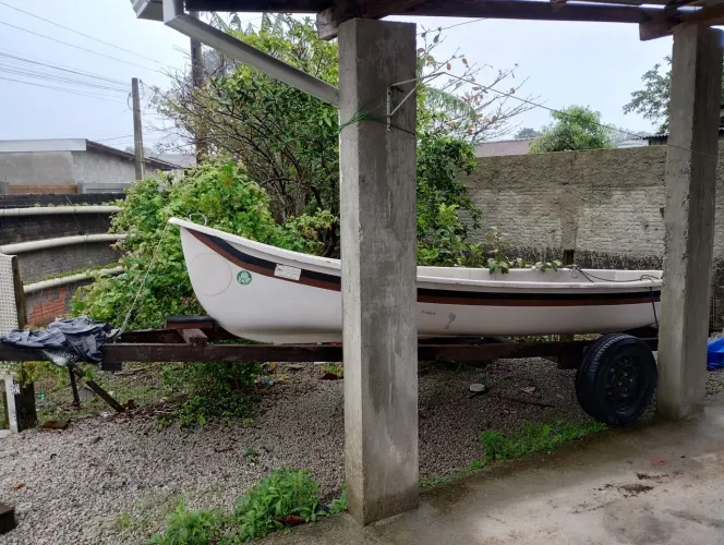 Vendo canoa de fibra 