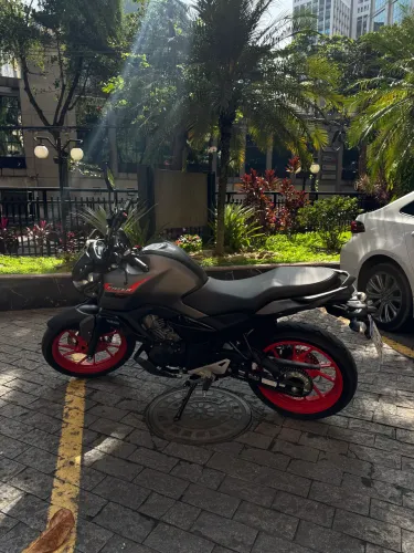Yamaha Fz15 2025 - com menos de 2 mil km