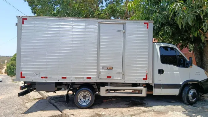 Vendo Baú 4,5m x 2,10 Extra