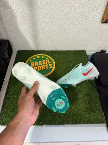 Chuteira Nike 38