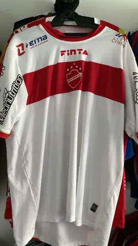 Lote com 02 CAMISAS DE FUTEBOL originais (Vila Nova e Santos Academy Flórida)