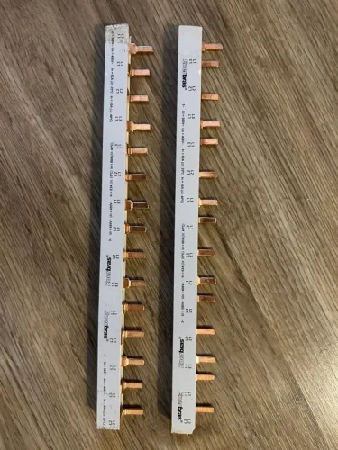 2 Barramentos Pentes Trifásicos 80A com 15 polos (cada)
