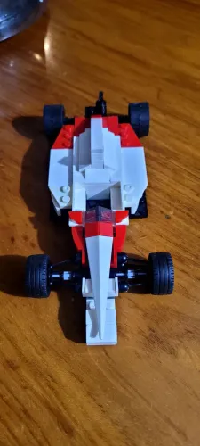 peças de carro Ayrton Senna de Fórmula 1 McLaren MP4/4