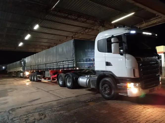 Scania g420 + carreta ano 2021 13,5 metros fundo de ferro