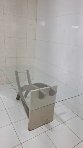 VENDE-SE TAMPO DE VIDRO PARA 6 CADEIRAS