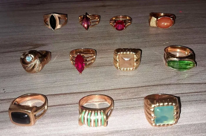*MEGA PROMOÇÃO* Anéis de Pedra Folhado à Ouro