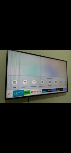 Tv Samsung 40? UHD 4k ( com risco na tela)