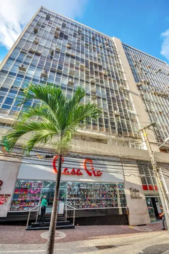 Salas comerciais para todo tipo de negócio. Local bem movimentado e seguro.