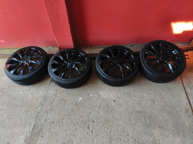 Vendo rodas 17 4x100 - pneus zeros