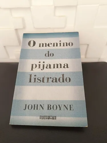 Livro"O menino do pijama listrado"