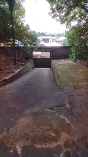 ALUGO TERRENO