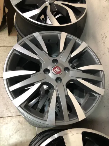 Jogo de Rodas aro 17 Fiat linea por 3190$ as 4 novas até 12x