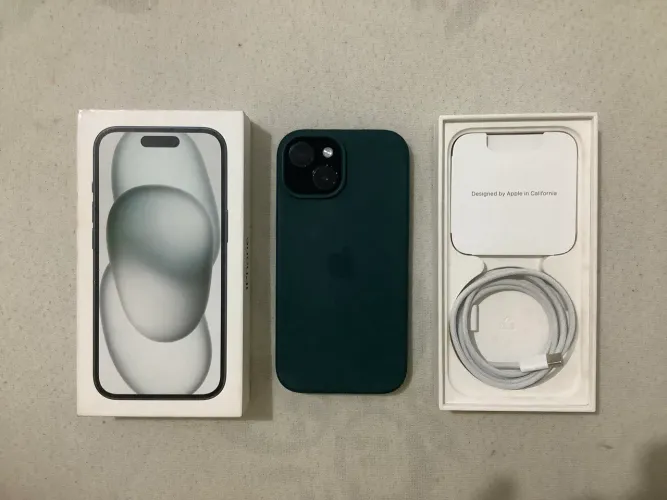 iPhone 15 128GB Completo + Caixa + Carregador + Capinha