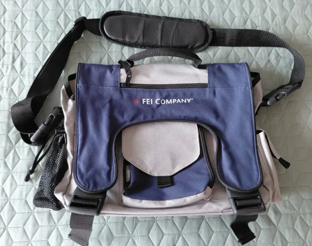 Bolso cinza e azul