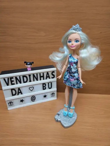 Boneca Ever After High Darling Charming