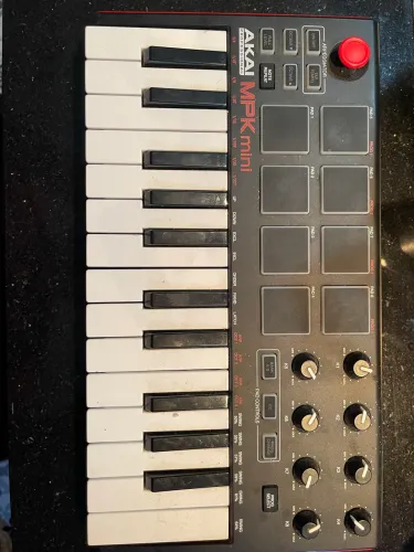 ? AKAI MPK Mini - Controlador MIDI