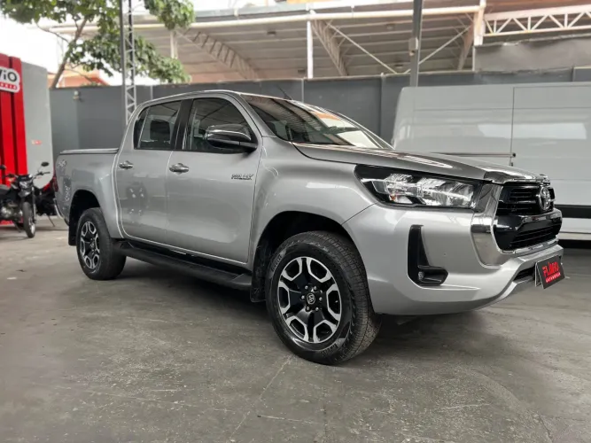 Toyota Hilux CD SRV 4X4 2.8 TDI Diesel Aut. 2023