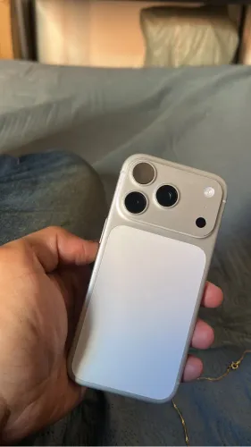 17 pro silver 