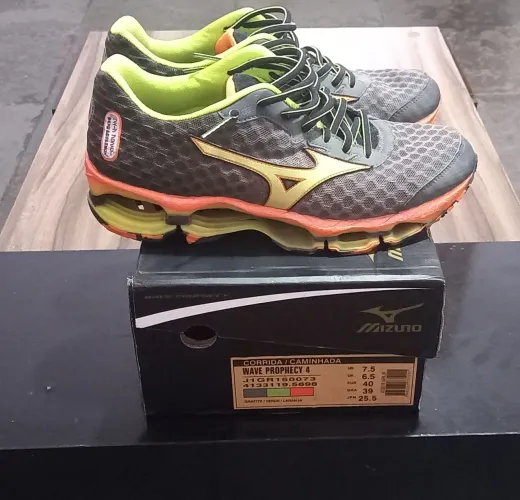Mizuno Prophecy 4 