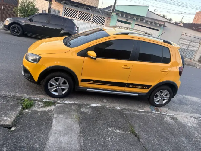 Volkswagen Crossfox 1.6 MI Total Flex 8V 5P 2011