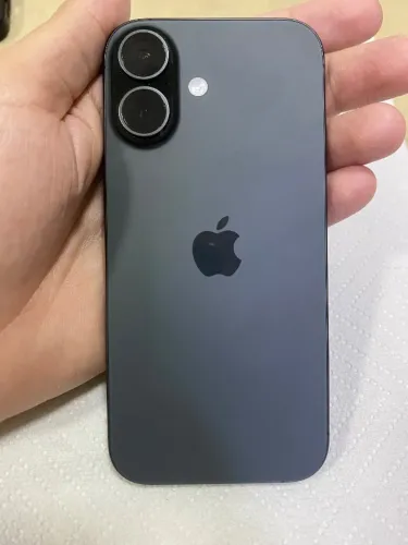 iPhone 17