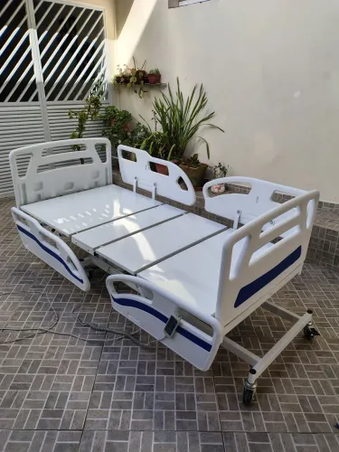 Cama hospitalar elétrica c/elevação total c paciente entrego