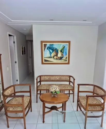 Conjunto de Móveis super conservados em marchetaria