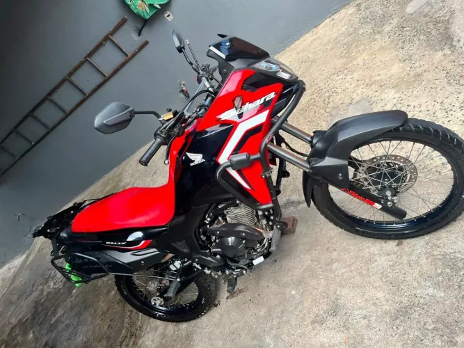 Moto usada somente para ir para o trabalho 