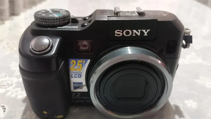 Sony Cyber-shot DSC-V3.