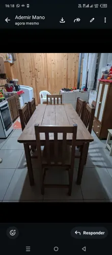 Mesa de madeira semi nova 