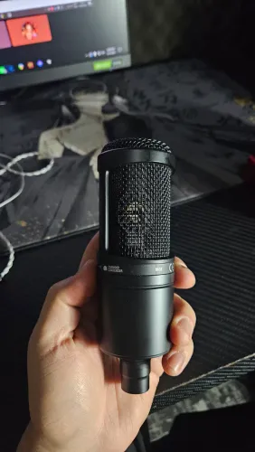 Microfone Audio Technica AT2020 Xlr para estúdio e gravações
