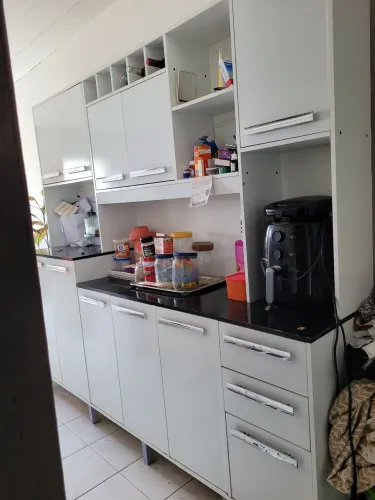Vendo armário, motivo de mudanças