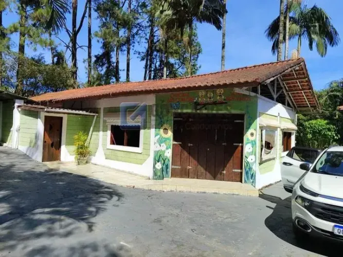 Chácara Rural à Venda em Ribeirão Pires 4 Quartos, 30 Vagas, 3.600m² Interna + 3.600m² Ex