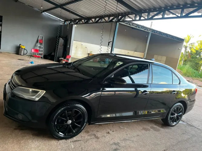 Volkswagen Jetta Comfortline 2.0 T.flex 8V 4P Tipt. 2013