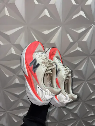 New Balance Rebel V5