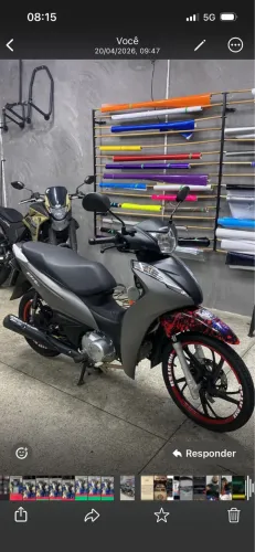 Moto muito nova todas as peças ainda são as originais tbm não mando foto só pessoalmente