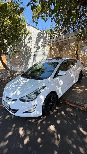 Hyundai Elantra GLS 2.0 16V Flex Aut. 2015