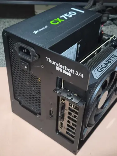 eGPU Dock Thunderbolt 3 / 4 (Chassi para Placa de Vídeo Externa)