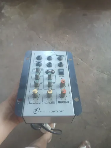 Vendo essa mezinha de som ou faço negócio em um módulo 800 4 ohms