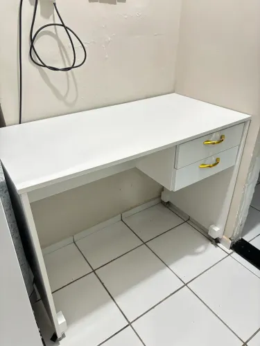 VENDE-SE MESA DE ESTUDOS
