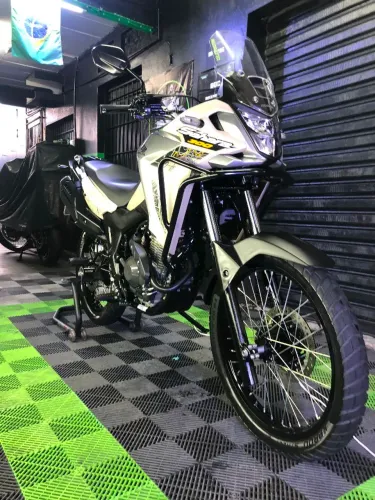 Vendo XRE/SAHARA 300 ADV 2025