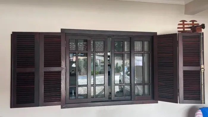 3 Janelas de Itauba com veneziana