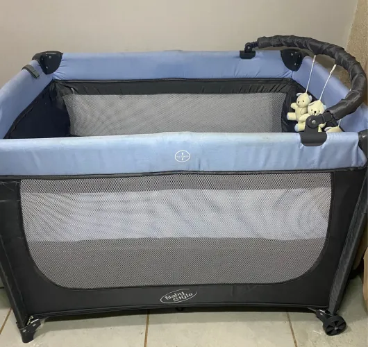 Berço portátil Baby style azul em bom estado 