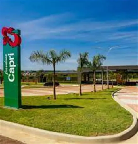 Terreno no condomínio Jardins Capri de 424,50 m²  segurança e lazer para sua família.