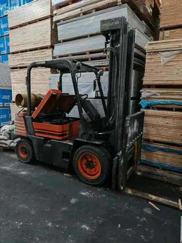 Empilhadeira Daewoo G25S-2 a GLP, 2,5 toneladas