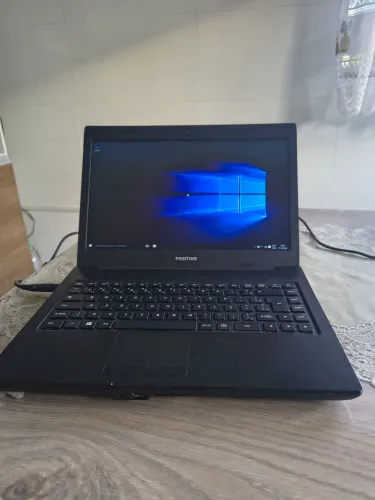 Notebook positivo muito conservado