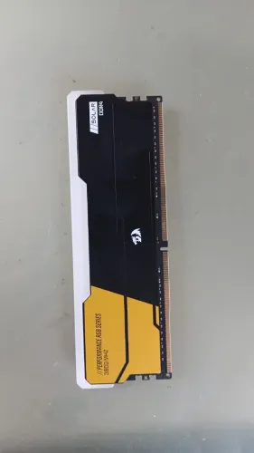 Memoria Ram DDR4 3600hz 16GB CL18 Redragon RGB Alta Perfomace