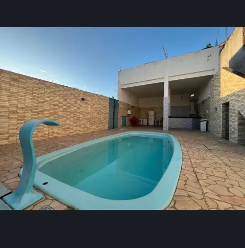 Casa de Temporada com piscina em Itapuã a 5 min da praia
