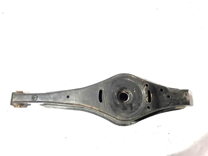 Bandeja Suspensão Traseira Direita Vw Jetta 2.5 2005 A 2011