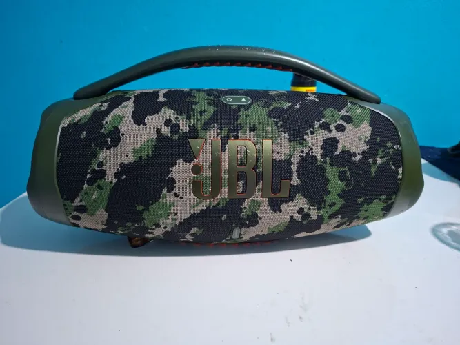 BOMBOX 3